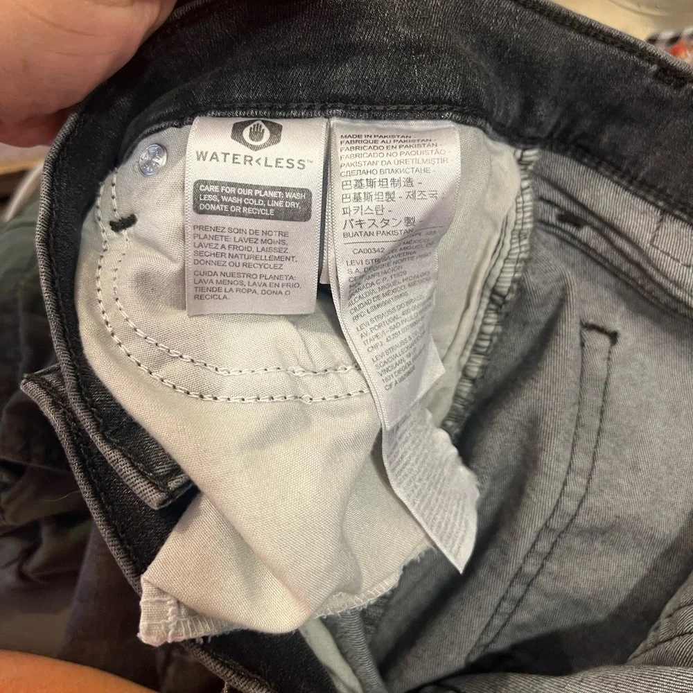 Women’s Levi’s boyfriend jeans size 32 - Picture 7 of 7